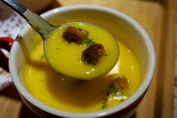 苾亞朵炙燒牛排：[西門町牛排] 苾亞朵炙燒牛排：超值原塊牛排vs豐盛套餐 / 壽星當月5折!