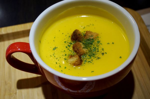 苾亞朵炙燒牛排：[西門町牛排] 苾亞朵炙燒牛排：超值原塊牛排vs豐盛套餐 / 壽星當月5折!