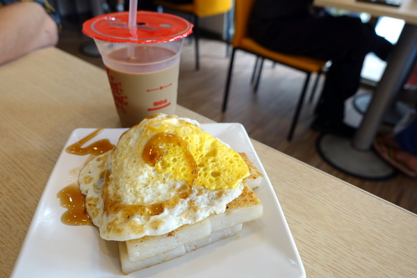 溪洲公園:(胖樺遊記)新北市板橋區溪崑街「溪洲公園」(近樹林火車站),抓住櫻花季的尾巴來賞花。同場加映公園轉角的「早安 美芝城」