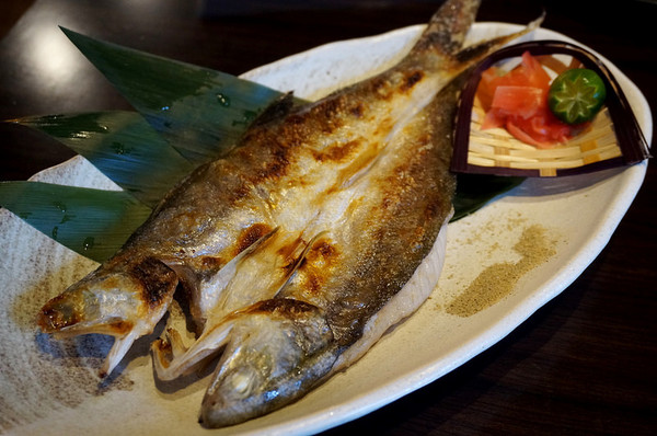 北安食堂：[大直] 新店直擊 -北安食堂：午仔魚一夜干精緻套餐+炸麻糬串+越光米