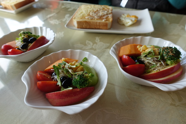 觀星園景觀山莊：(胖樺介紹) 清境地區最高山莊：海拔高度兩千多公尺「觀星園民宿」。前往武嶺、合歡山、小瑞士推薦住宿
