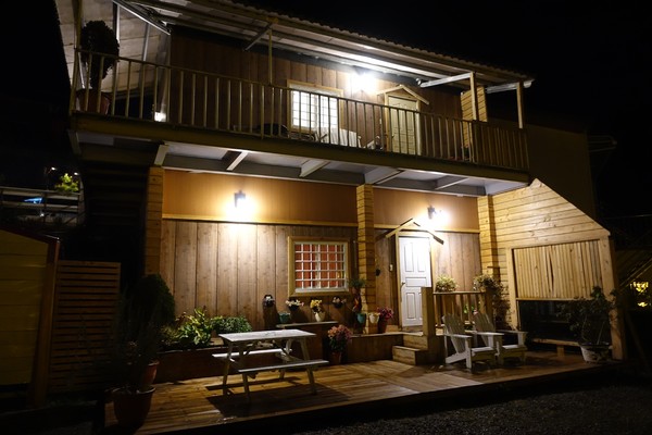 觀星園景觀山莊：(胖樺介紹) 清境地區最高山莊：海拔高度兩千多公尺「觀星園民宿」。前往武嶺、合歡山、小瑞士推薦住宿