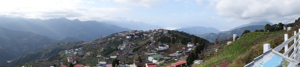 觀星園景觀山莊：(胖樺介紹) 清境地區最高山莊：海拔高度兩千多公尺「觀星園民宿」。前往武嶺、合歡山、小瑞士推薦住宿