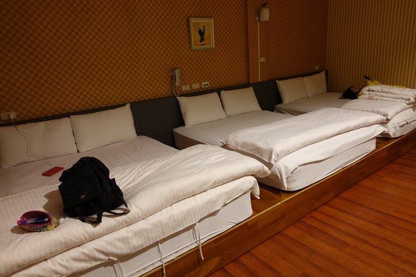 觀星園景觀山莊：(胖樺介紹) 清境地區最高山莊：海拔高度兩千多公尺「觀星園民宿」。前往武嶺、合歡山、小瑞士推薦住宿