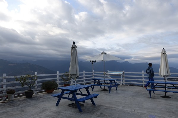 觀星園景觀山莊：(胖樺介紹) 清境地區最高山莊：海拔高度兩千多公尺「觀星園民宿」。前往武嶺、合歡山、小瑞士推薦住宿