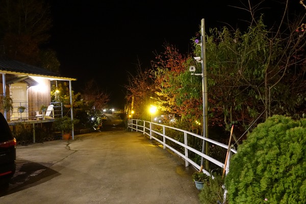 觀星園景觀山莊：(胖樺介紹) 清境地區最高山莊：海拔高度兩千多公尺「觀星園民宿」。前往武嶺、合歡山、小瑞士推薦住宿