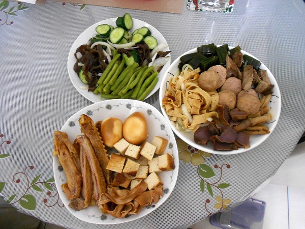 鴨霸王國煙燻滷味(文橫店)：別有一番滋味~ .. 鴨霸王國