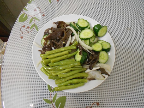 鴨霸王國煙燻滷味(文橫店)：別有一番滋味~ .. 鴨霸王國