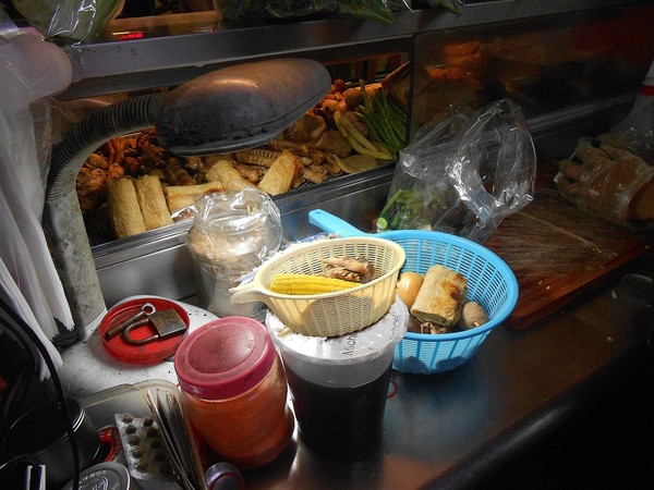 鴨霸王國煙燻滷味(文橫店)：別有一番滋味~ .. 鴨霸王國