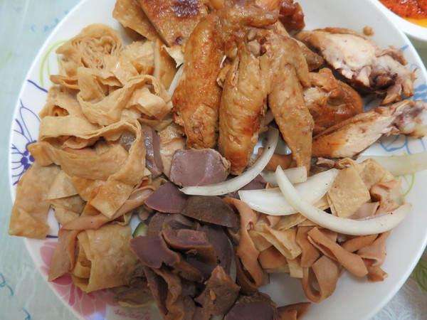 鴨霸王國煙燻滷味(文橫店)：別有一番滋味~ .. 鴨霸王國