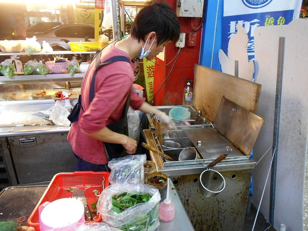 鴨霸王國煙燻滷味(文橫店)：別有一番滋味~ .. 鴨霸王國