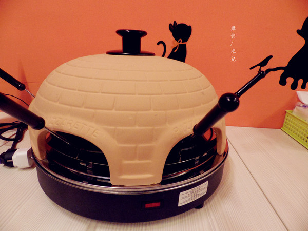 林太太手工石烤披薩:【台北市大安區。披薩】林太太手工石烤披薩 DIY披薩 聚餐超有趣! 近國父紀念館 忠孝敦化站