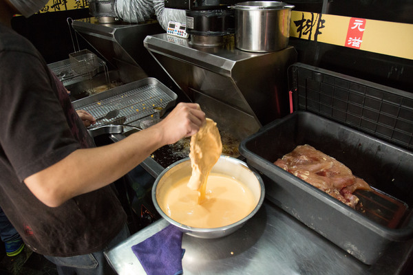 艋舺雞排台南安平店：[台南]鮮嫩多汁 超人氣雞排報到！！！艋舺雞排台南安平店