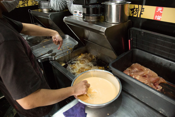 艋舺雞排台南安平店：[台南]鮮嫩多汁 超人氣雞排報到！！！艋舺雞排台南安平店