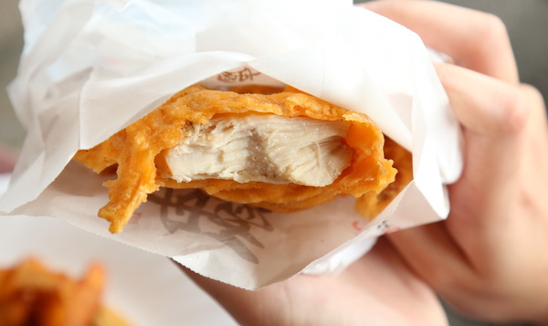 艋舺雞排台南安平店：[台南]鮮嫩多汁 超人氣雞排報到！！！艋舺雞排台南安平店