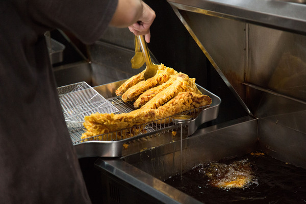 艋舺雞排台南安平店：[台南]鮮嫩多汁 超人氣雞排報到！！！艋舺雞排台南安平店