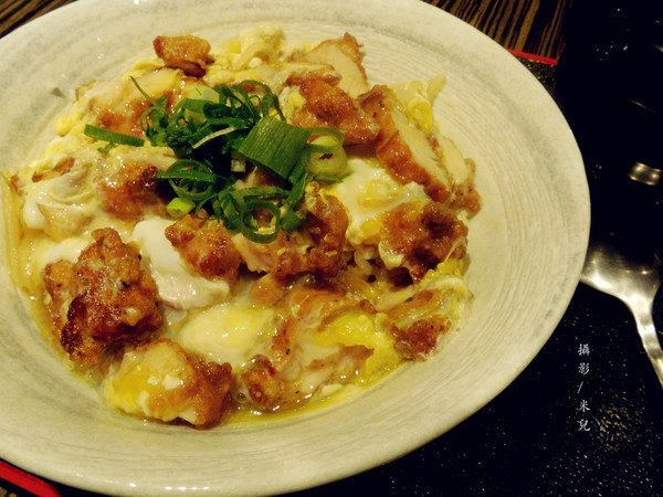 丼物食堂：【台北市松山區。日本料理】 丼物食堂 近南京三民站 松山區的平價美食 有提供外送 適合各大上班族