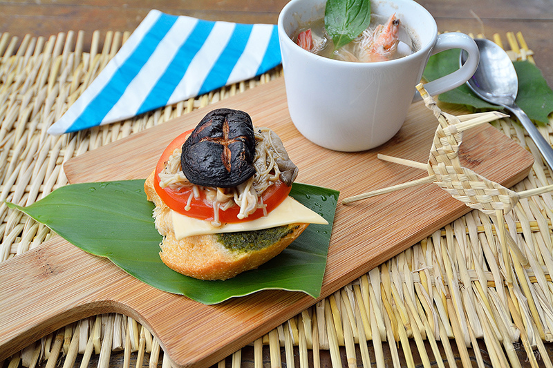 宜蘭冬山河一日遊-推薦新打卡景點:冬山火車站,冬山河生態綠舟,珍珠社區好食光食堂美食,中山社區綠野茶園採茶體驗