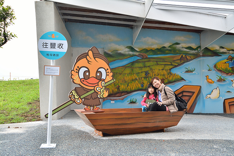 宜蘭冬山河一日遊-推薦新打卡景點:冬山火車站,冬山河生態綠舟,珍珠社區好食光食堂美食,中山社區綠野茶園採茶體驗