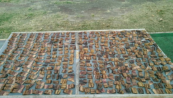 鍾太太烏魚子專賣店：烏金磚好料下酒菜～ .. 鍾太太烏魚子專賣店