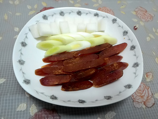 鍾太太烏魚子專賣店：烏金磚好料下酒菜～ .. 鍾太太烏魚子專賣店