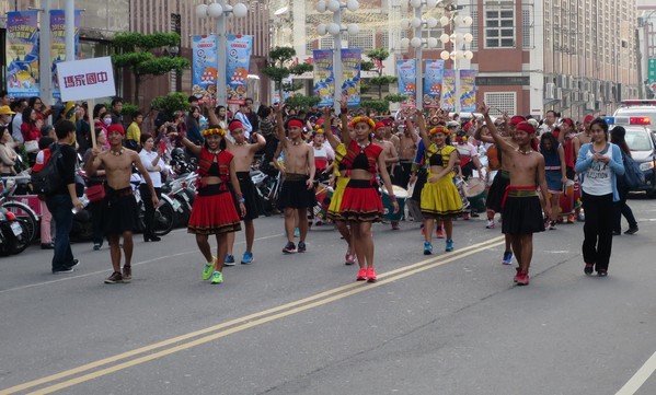 新春飛羊,千人踩街:逛逛阿緱城3 ..飛羊阿猴.千人踩街