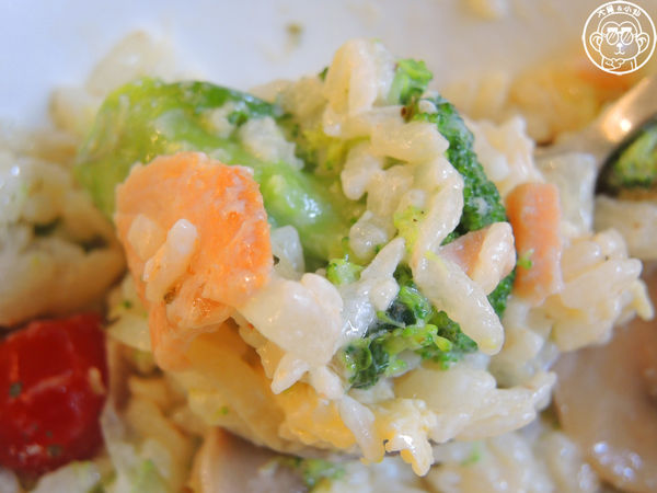 維納斯咖啡 Venus cafe:呷飽祙【桃園・Venus cafe維納斯咖啡】萌犬公關陪用餐