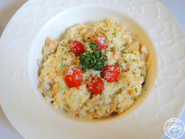 維納斯咖啡 Venus cafe:呷飽祙【桃園・Venus cafe維納斯咖啡】萌犬公關陪用餐