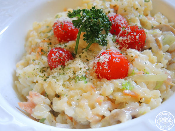 維納斯咖啡 Venus cafe:呷飽祙【桃園・Venus cafe維納斯咖啡】萌犬公關陪用餐