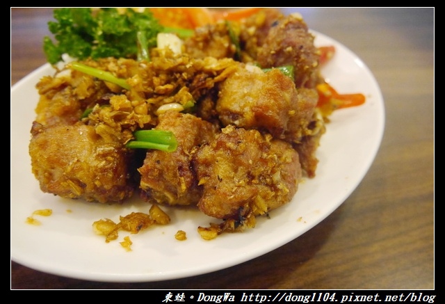 【桃園食記】柯基咖啡廳|寵物友善餐廳|彩色立體拉花咖啡|Venus cafe