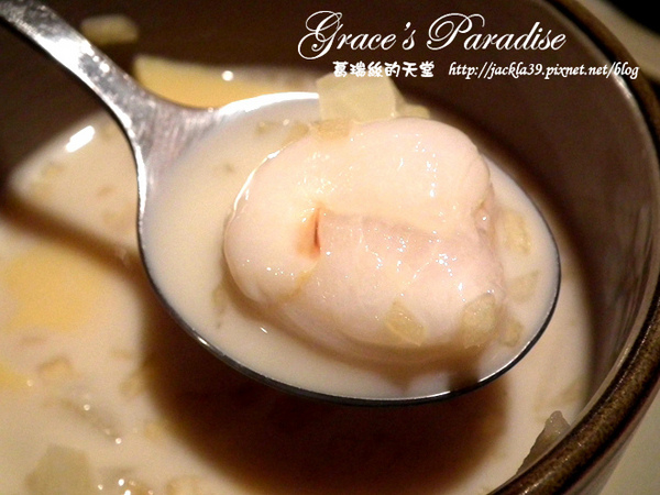 有財號：【中和 美食】美味新發現！「有財號手打麵」--餐點口味獨特又好吃，手打麵Q彈有勁，麵類必點以外，還大推自製台式泡菜與麻糬布丁！中和環球購物中心對面