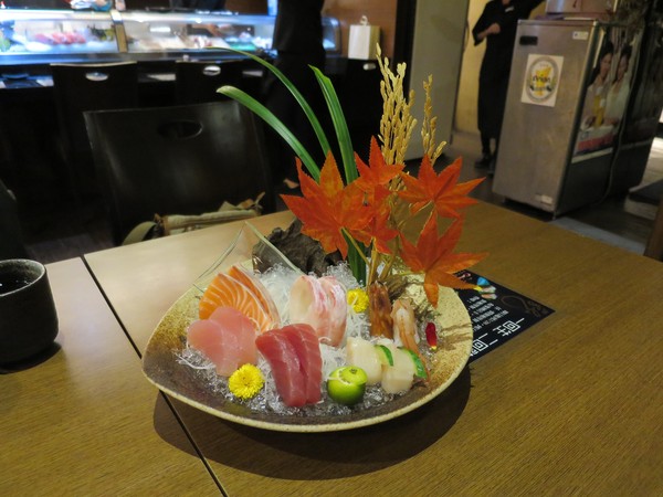 江戶龍壽司(二店)：刺身享宴~ .. 江戶龍壽司(二店)