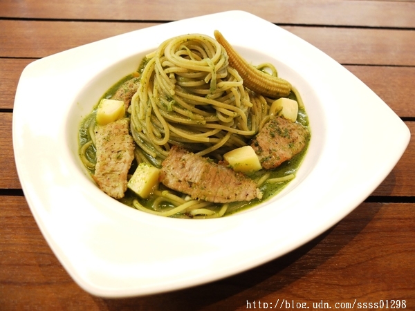 Happy Day 快樂魔法屋:【美食特搜。高雄新興區】快樂魔法屋義大利麵。高雄平價義式料理 再訪續寫新菜色試餐分享