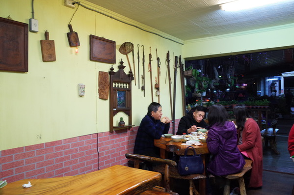 大碗公飯：【南投・埔里・麵食館】大碗公