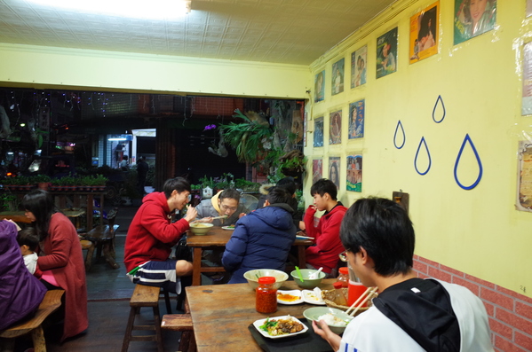 大碗公飯：【南投・埔里・麵食館】大碗公