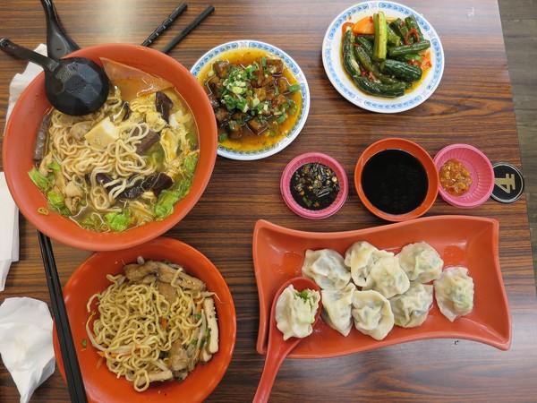 阿溜食堂(原阿溜麵)：用心為您煮一碗好吃的麵 .. 阿溜食堂