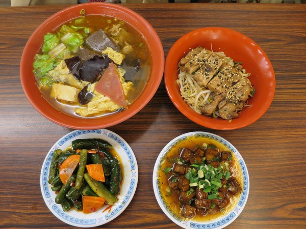 阿溜食堂(原阿溜麵)：用心為您煮一碗好吃的麵 .. 阿溜食堂