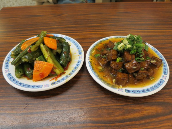 阿溜食堂(原阿溜麵):用心為您煮一碗好吃的麵 .. 阿溜食堂