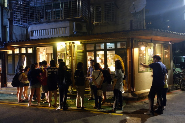 泰街頭:(胖樺食記)台大公館商圈必吃「泰街頭」,彷彿在泰國街頭大啖好吃的烤豬頸飯及烤雞腿飯/溫州街/不收一成服務費