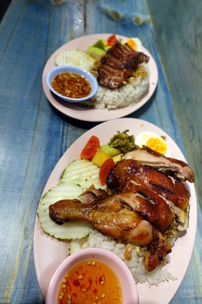 泰街頭:(胖樺食記)台大公館商圈必吃「泰街頭」,彷彿在泰國街頭大啖好吃的烤豬頸飯及烤雞腿飯/溫州街/不收一成服務費