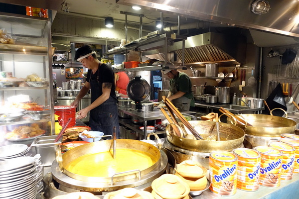 泰街頭:(胖樺食記)台大公館商圈必吃「泰街頭」,彷彿在泰國街頭大啖好吃的烤豬頸飯及烤雞腿飯/溫州街/不收一成服務費