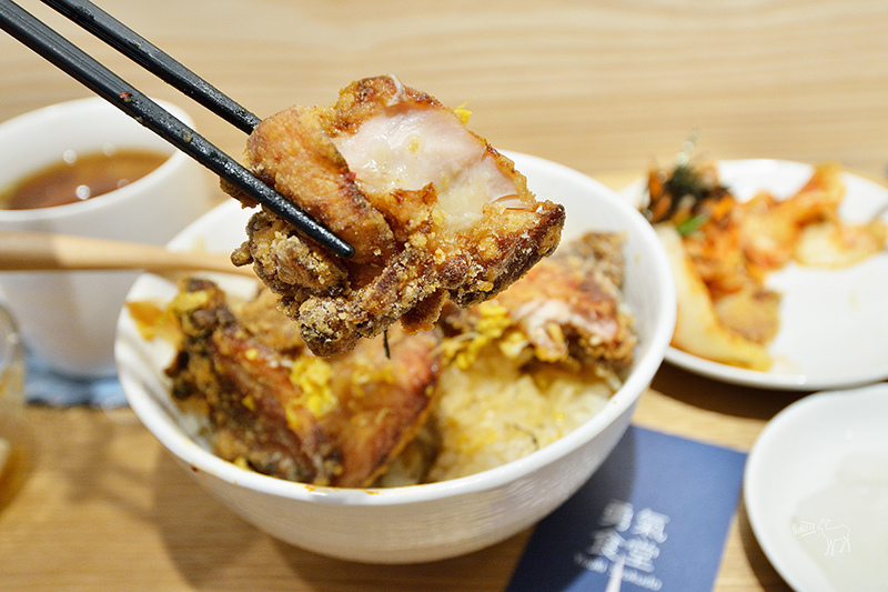 勇氣食堂:溫暖日式家常丼飯定食,炸蝦天婦羅,泡菜炸雞,板橋捷運新埔站美食