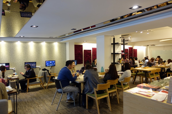 ICC音樂咖啡館莫札特專館:(胖樺食記) 捷運永春站高CP值咖啡廳「ICC音樂咖啡館莫札特專館」,推香煎骰子牛燉飯。商業午餐/Wi-Fi/不收一成服務費/氣氛好