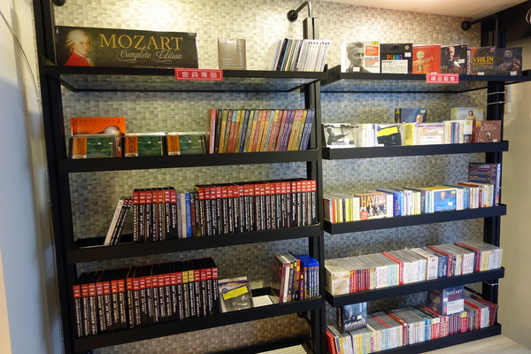 ICC音樂咖啡館莫札特專館:(胖樺食記) 捷運永春站高CP值咖啡廳「ICC音樂咖啡館莫札特專館」,推香煎骰子牛燉飯。商業午餐/Wi-Fi/不收一成服務費/氣氛好