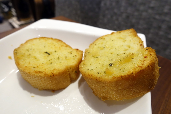 ICC音樂咖啡館莫札特專館:(胖樺食記) 捷運永春站高CP值咖啡廳「ICC音樂咖啡館莫札特專館」,推香煎骰子牛燉飯。商業午餐/Wi-Fi/不收一成服務費/氣氛好