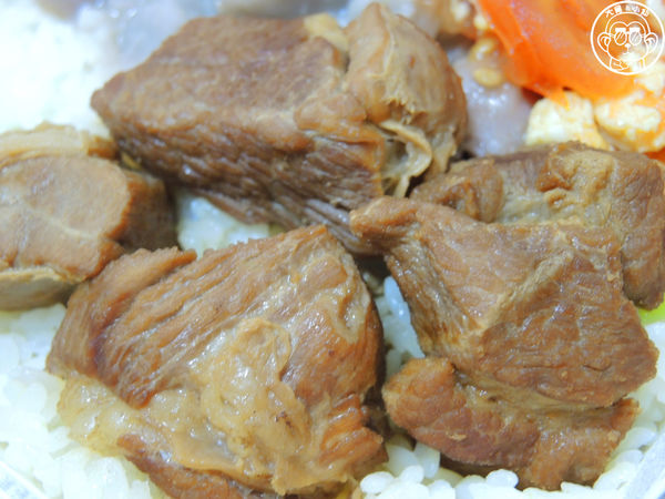 曾記便當:呷飽祙【台北松山・曾記便當】節目一代女王鍾欣凌推薦