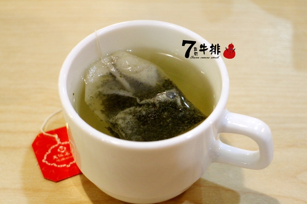 7盎司牛排(士林店):牛排比臉大『7盎司牛排』士林平價牛排/大胃王的最愛