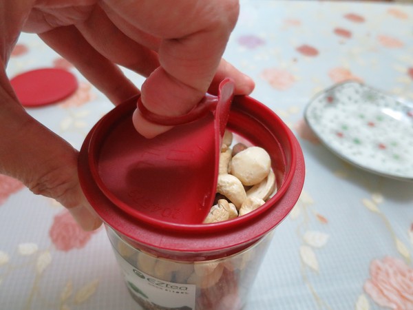 EZtea：不是萬Ｏ牌我們可是照吃的喔..   平衡樂活輕鬆吃堅果_EZtea !!