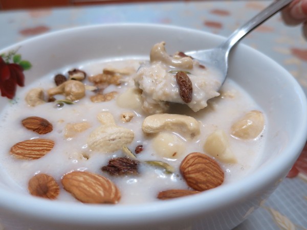 EZtea：不是萬Ｏ牌我們可是照吃的喔..   平衡樂活輕鬆吃堅果_EZtea !!