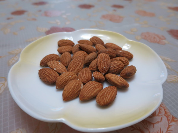 EZtea：不是萬Ｏ牌我們可是照吃的喔..   平衡樂活輕鬆吃堅果_EZtea !!